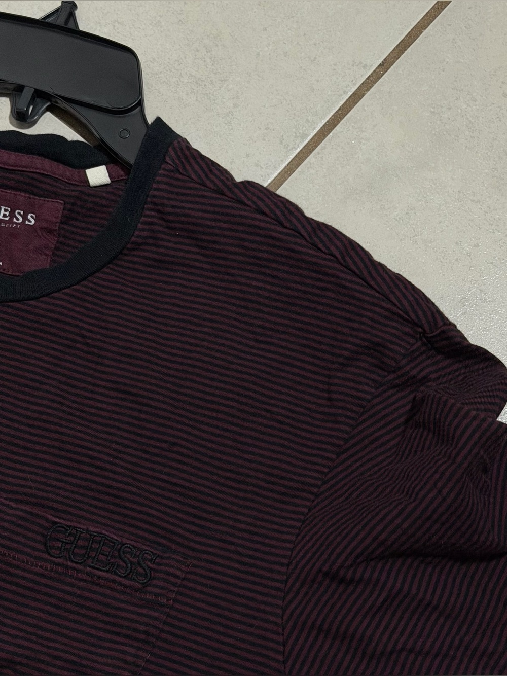GUESS Men's Casual Preppy Striped Burgundy/Black Short Sleeve Pocket Tee size XL - Picture 9 of 9